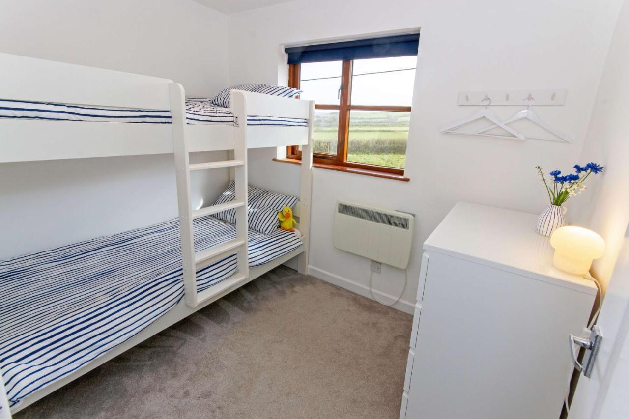 Rockpool - Attractive And Spacious Retreat Near - Sleeps 8 *