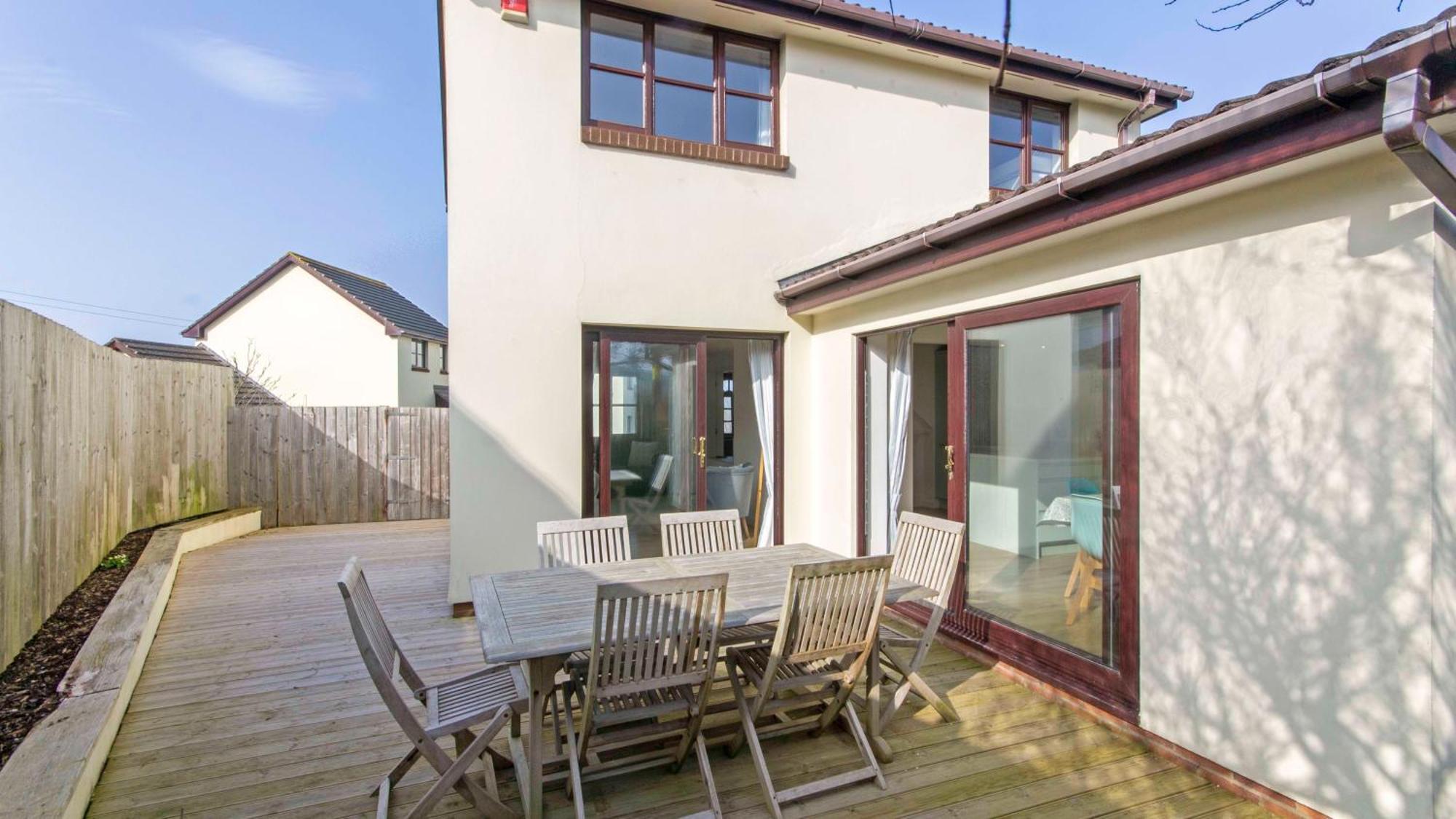 Rockpool - Attractive And Spacious Retreat Near - Sleeps 8 *